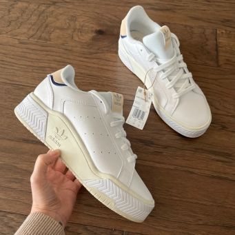 Women Fashion Sneakers